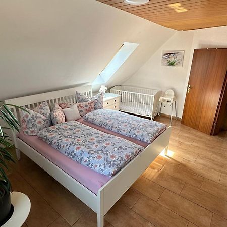 Gaestezimmer Zum Waldsachsener Grund Meerane Esterno foto